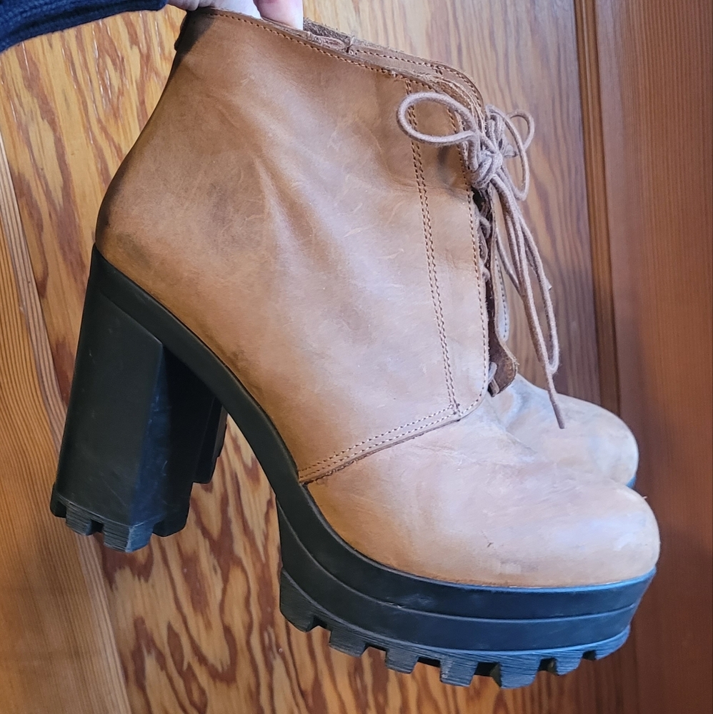 TopShop | Brown & Black Platform Ankle Boots